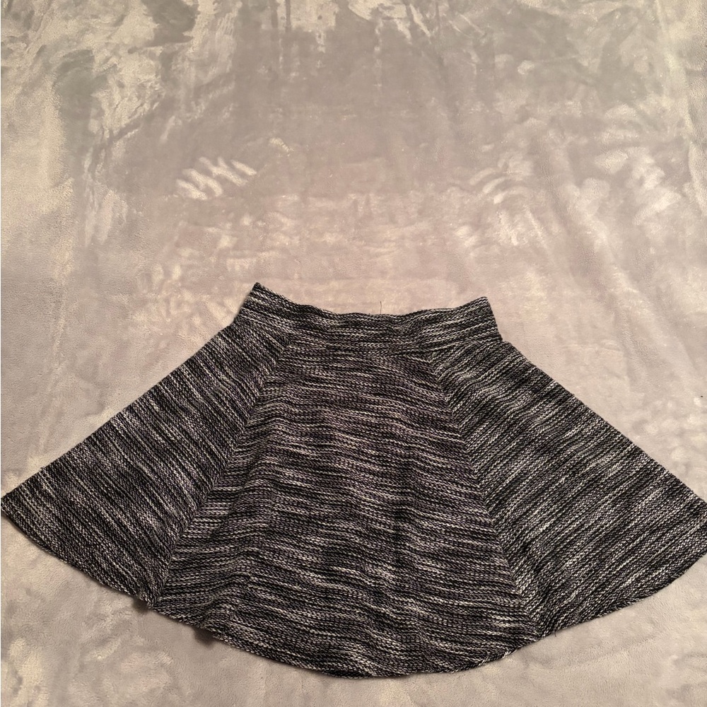 H&M Black/Gray/White Knit Type Women's Skirt